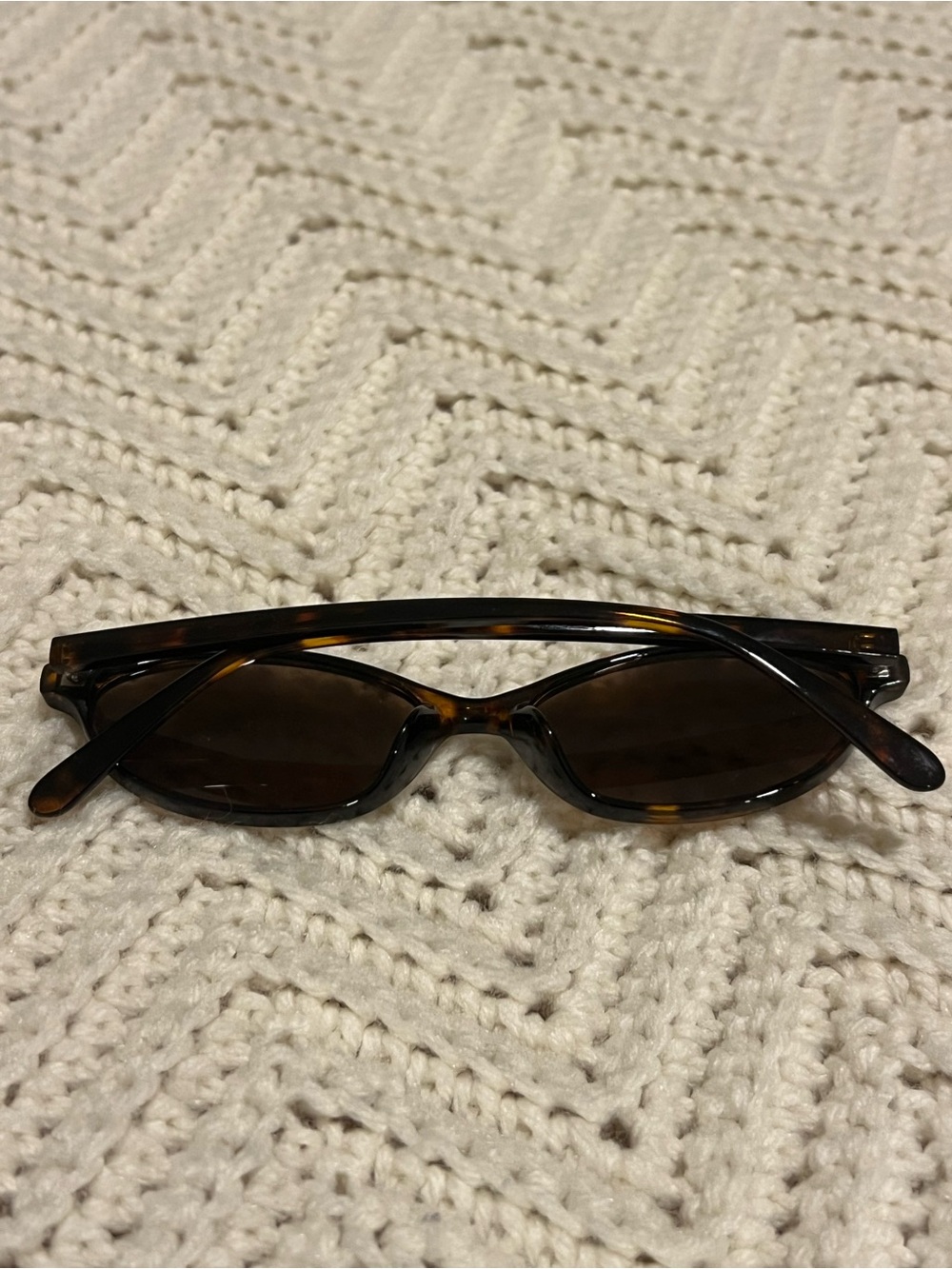 H&M Tortoiseshell Oval Sunglasses with Brown Lenses - Picture 2 of 5
